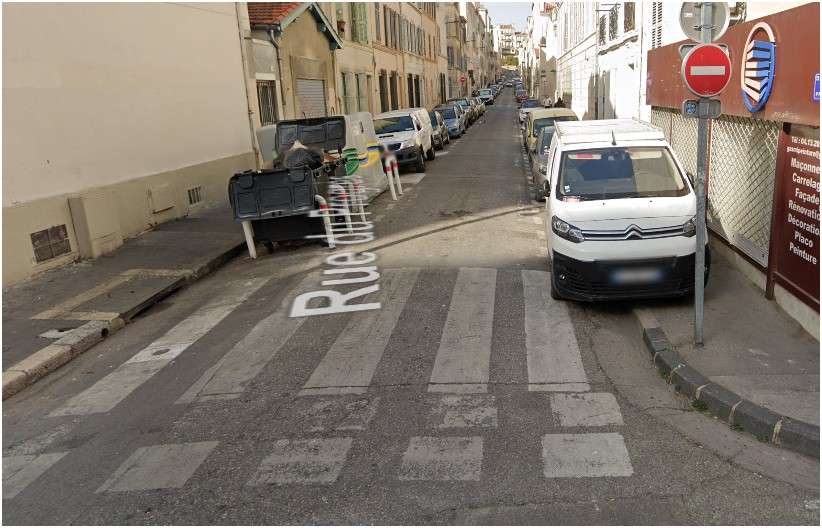 Stationnement en amont des passages piétons
